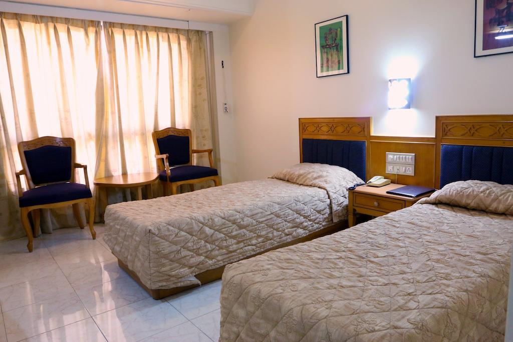 The Ambassador Hotel Pune Zimmer foto